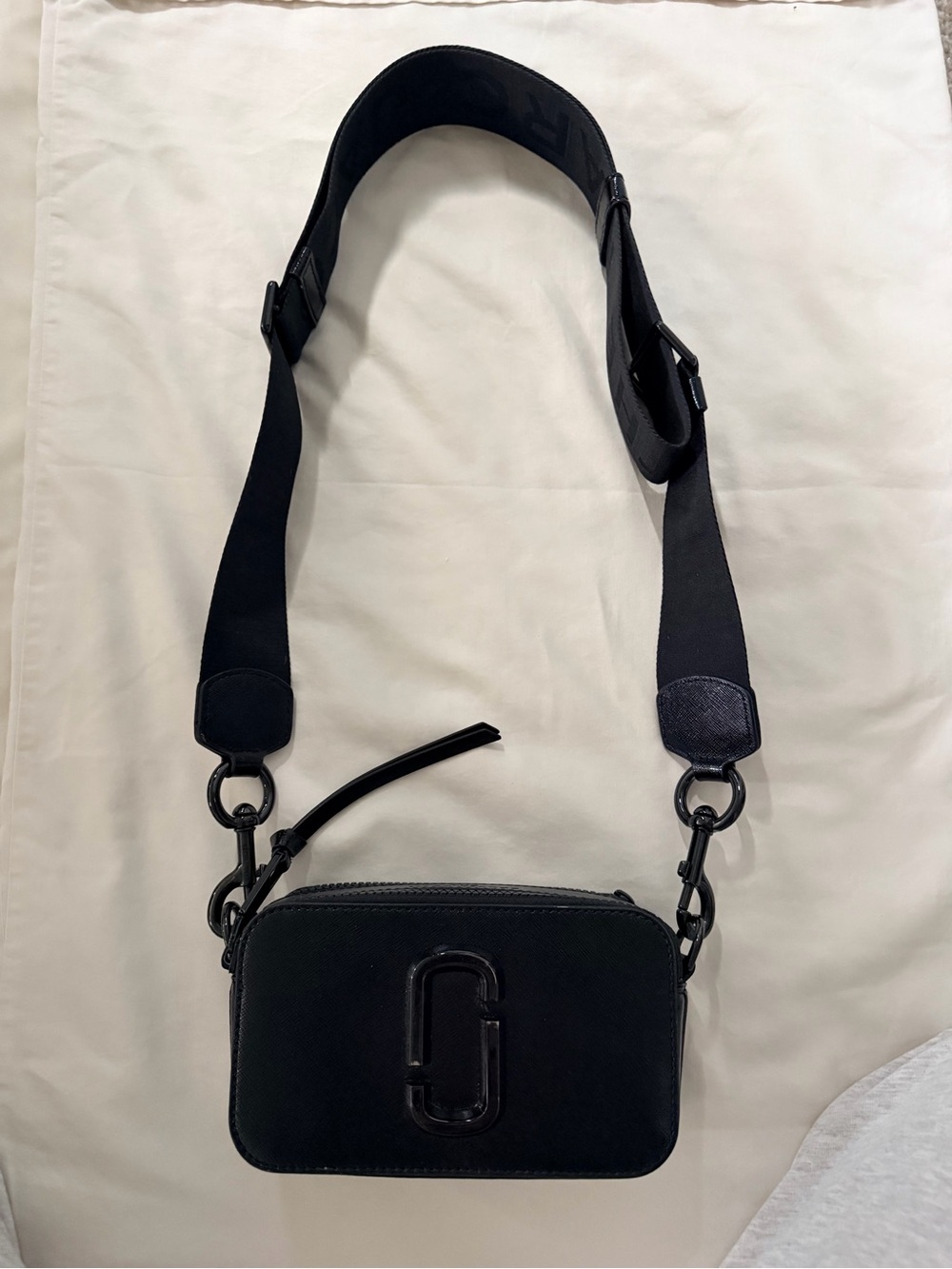 Marc Jacobs Black Leather Crossbody snapshot bag